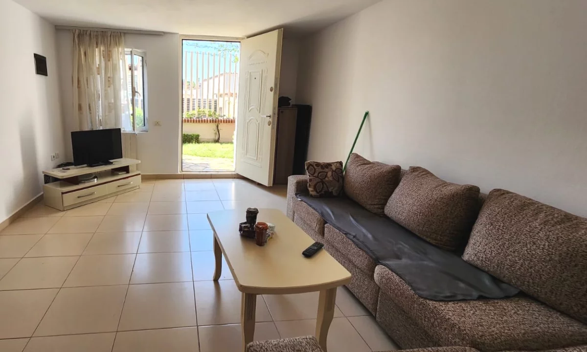 Shtepi me qera Apartament ne Tirane, 2+1, Mobilimi E mobiluar, Pagesa 450  Euro.