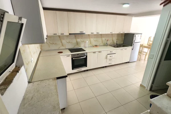 Shtepi me qera Apartament ne Tirane, 2+1, Mobilimi E mobiluar, Pagesa 450  Euro.