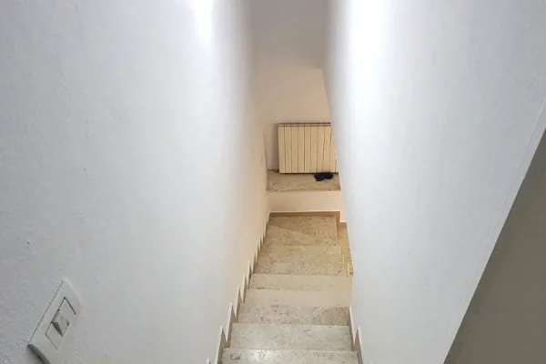 Shtepi me qera Apartament ne Tirane, 2+1, Mobilimi E mobiluar, Pagesa 450  Euro.