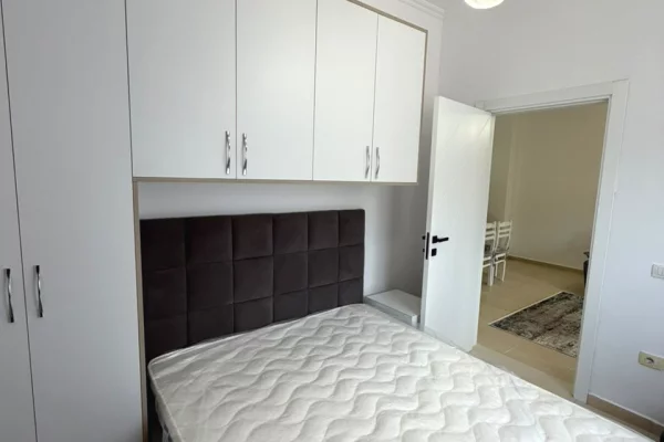 Shtepi me qera Apartament ne Tirane, 1+1, Mobilimi E mobiluar, Pagesa 500  Euro.