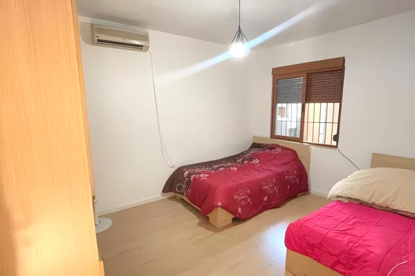 Shtepi me qera Apartament ne Tirane, 2+1, Mobilimi E mobiluar, Pagesa 450  Euro.