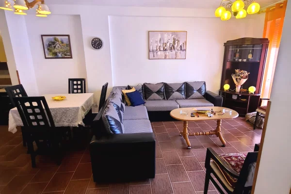 Shtepi me qera 1+1 ne Tirane - 300 Euro