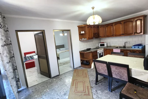 Shtepi me qera Apartament ne Tirane, 2+1, Mobilimi E mobiluar, Pagesa 650  Euro.