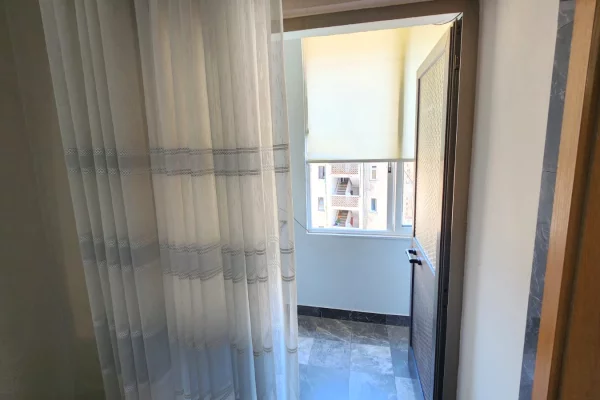 Shtepi me qera Apartament ne Tirane, 2+1, Mobilimi E mobiluar, Pagesa 650  Euro.