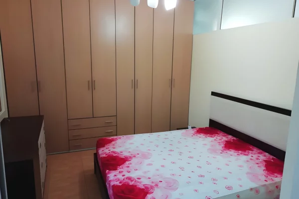 Shtepi me qera Apartament ne Tirane, 1+1, Mobilimi E mobiluar, Pagesa 350  Euro.