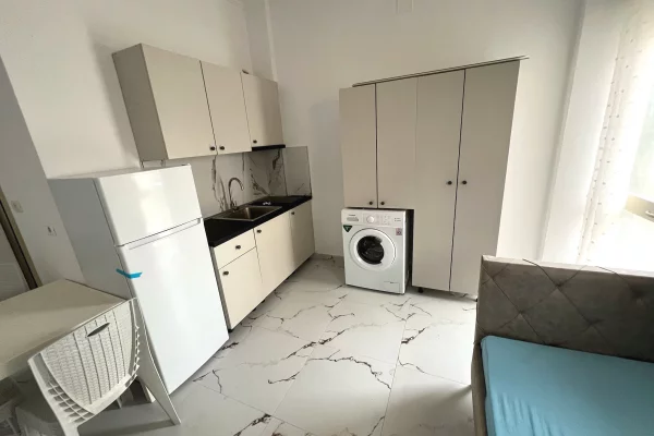 Shtepi me qera Garsoniere ne Tirane - 300 Euro