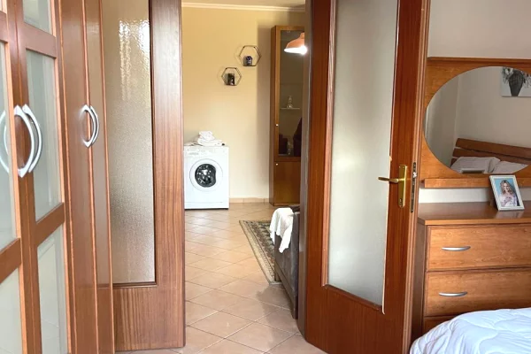 Shtepi me qera Apartament ne Tirane, 1+1, Mobilimi E mobiluar, Pagesa 600  Euro.