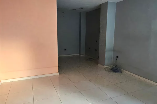 Ambient biznesi me qira – Rruga Bardhyl !