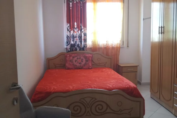 Shtepi me qera Apartament ne Tirane, 1+1, Mobilimi E mobiluar, Pagesa 400  Euro.
