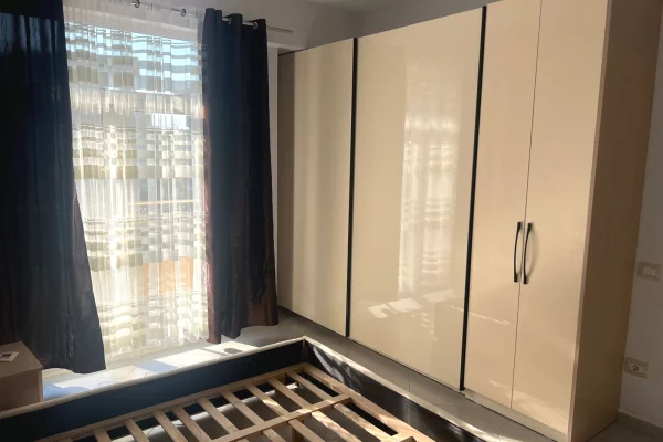 Shtepi me qera Apartament ne Tirane, 2+1, Mobilimi E mobiluar, Pagesa 600  Euro.