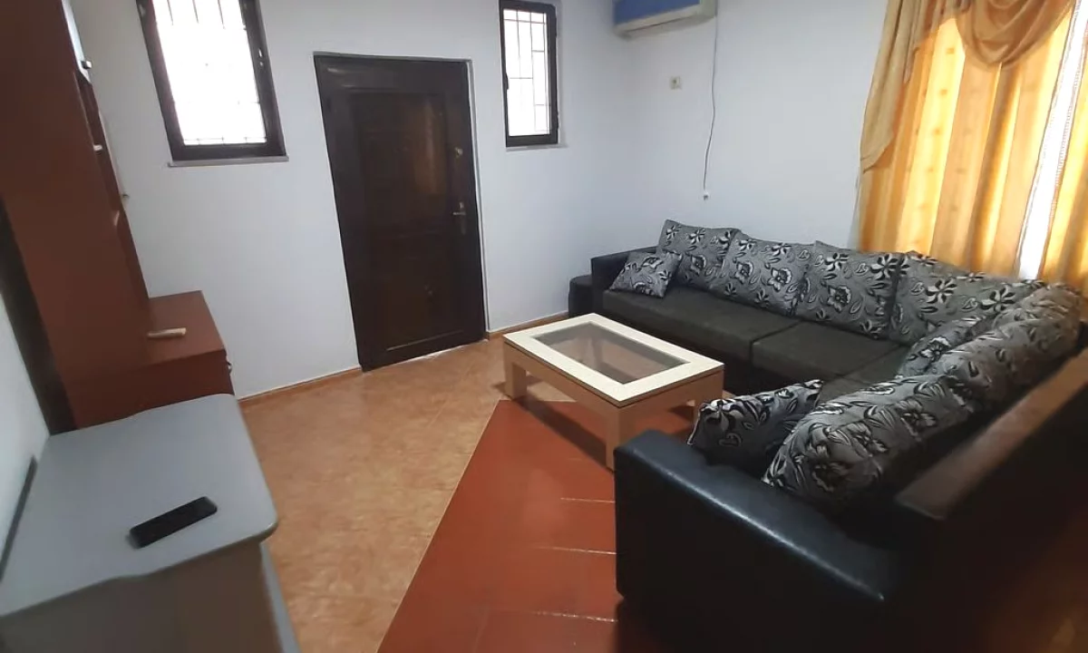 Shtepi me qera Apartament ne Tirane, 1+1, Mobilimi E mobiluar, Pagesa 400  Euro.
