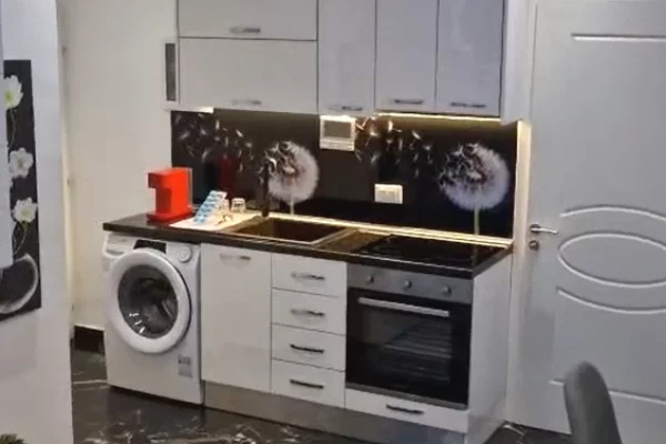Shtepi me qera Apartament ne Tirane, 1+1, Mobilimi E mobiluar, Pagesa 450  Euro.