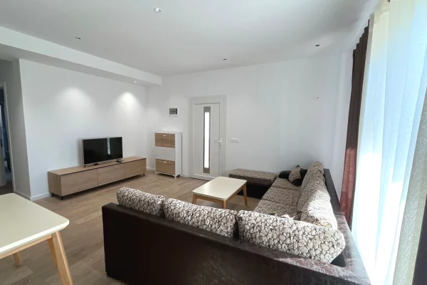 Shtepi me qera Apartament ne Tirane, 2+1, Mobilimi E mobiluar, Pagesa 500  Euro.