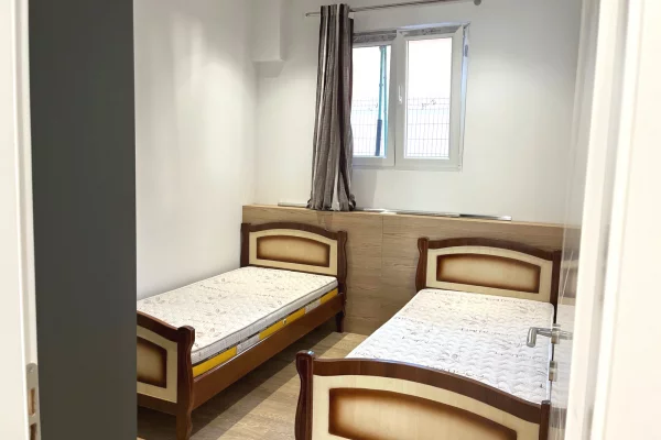 Shtepi me qera Apartament ne Tirane, 2+1, Mobilimi E mobiluar, Pagesa 500  Euro.