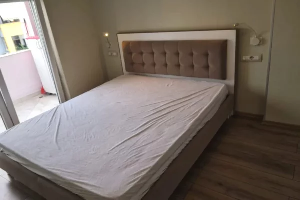 Shtepi me qera Apartament ne Tirane, 1+1, Mobilimi E mobiluar, Pagesa 430  Euro.