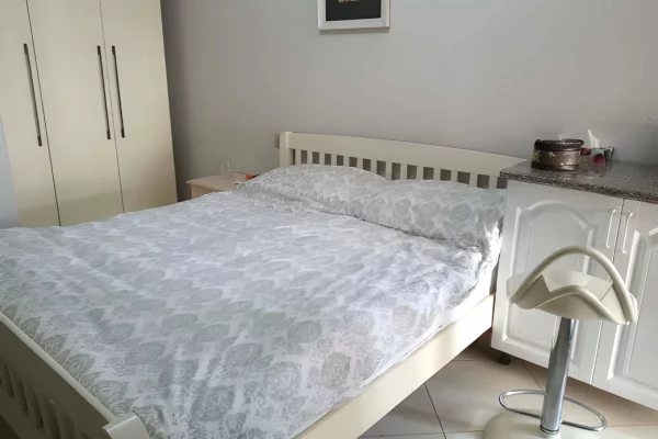 Shtepi me qera Apartament ne Tirane, 1+1, Mobilimi E mobiluar, Pagesa 430  Euro.