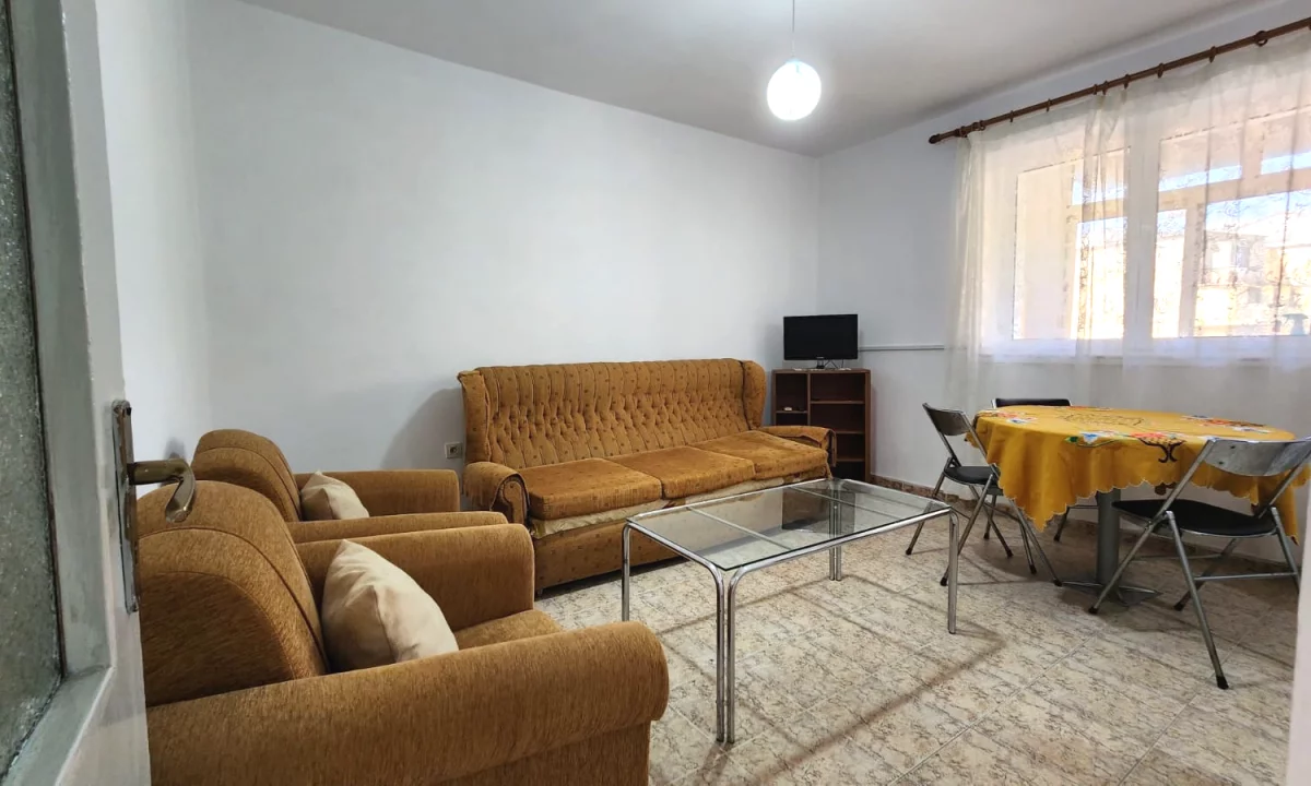 Shtepi me qera Apartament ne Tirane, 2+1, Mobilimi E mobiluar, Pagesa 400  Euro.