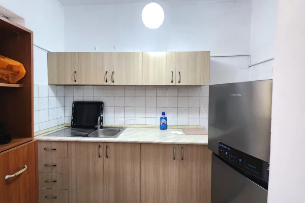 Shtepi me qera Apartament ne Tirane, 2+1, Mobilimi E mobiluar, Pagesa 400  Euro.