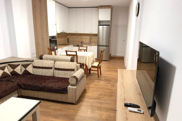 Shtepi me qera Apartament ne Tirane, 2+1, Mobilimi E mobiluar, Pagesa 400  Euro.