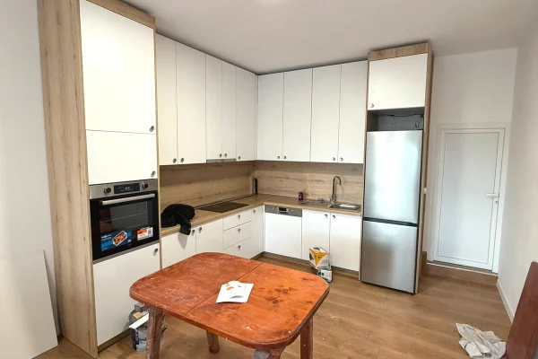 Shtepi me qera Apartament ne Tirane, 2+1, Mobilimi E mobiluar, Pagesa 400  Euro.