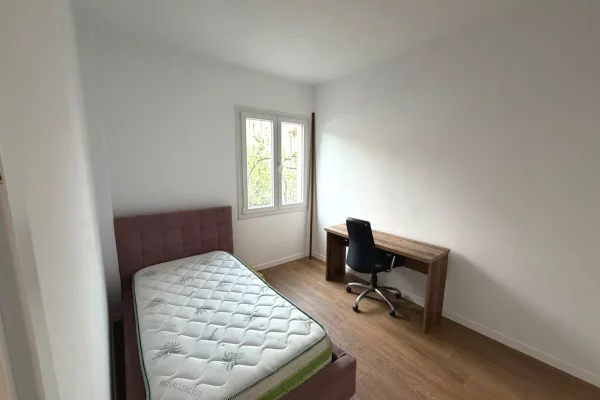 Shtepi me qera Apartament ne Tirane, 2+1, Mobilimi E mobiluar, Pagesa 400  Euro.