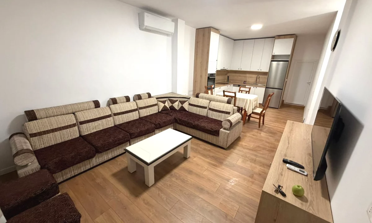 Shtepi me qera Apartament ne Tirane, 2+1, Mobilimi E mobiluar, Pagesa 400  Euro.