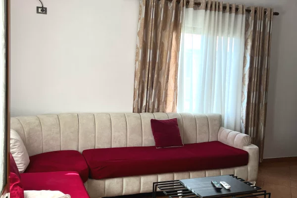 Shtepi me qera 2+1 ne Tirane - 500 Euro