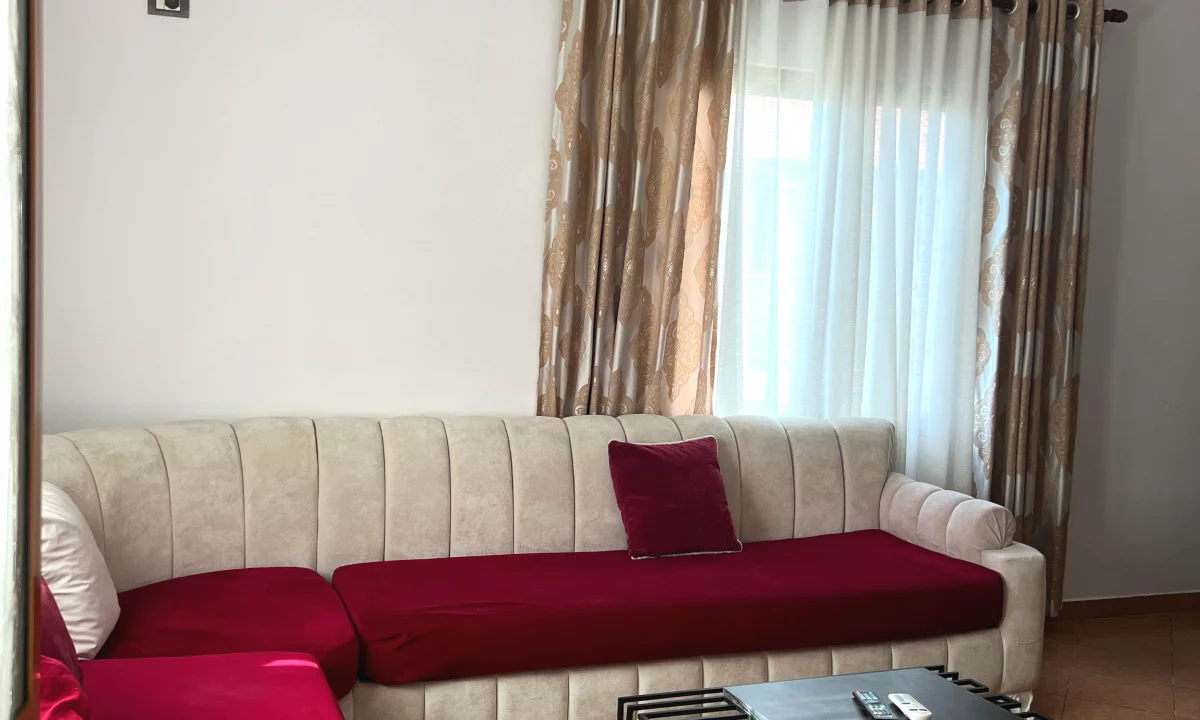 Shtepi me qera Apartament ne Tirane, 2+1, Mobilimi E mobiluar, Pagesa 500  Euro.