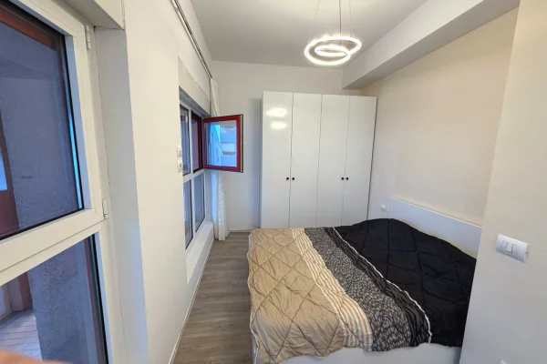 Shtepi me qera Apartament ne Tirane, Garsoniere, Mobilimi E mobiluar, Pagesa 81,000  Euro.