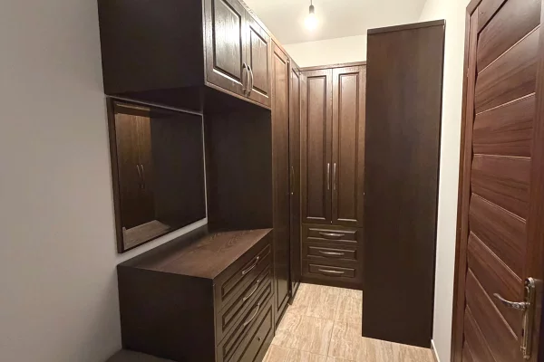 Shtepi me qera Apartament ne Tirane, 2+1, Mobilimi E mobiluar, Pagesa 500  Euro.