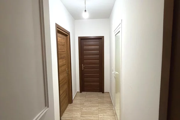 Shtepi me qera Apartament ne Tirane, 2+1, Mobilimi E mobiluar, Pagesa 500  Euro.