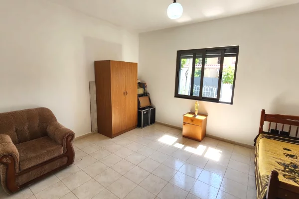 Shtepi me qera Apartament ne Tirane, 4+1, Mobilimi E mobiluar, Pagesa 550  Euro.