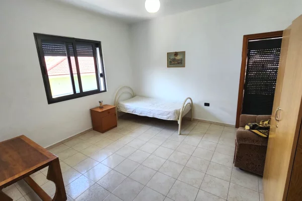 Shtepi me qera Apartament ne Tirane, 4+1, Mobilimi E mobiluar, Pagesa 550  Euro.