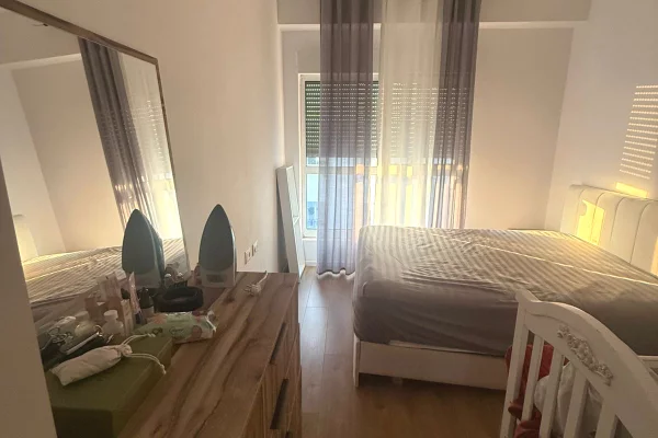 Shtepi me qera Apartament ne Tirane, 1+1, Mobilimi E mobiluar, Pagesa 400  Euro.