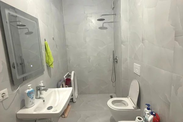 Shtepi me qera Apartament ne Tirane, 1+1, Mobilimi E mobiluar, Pagesa 400  Euro.
