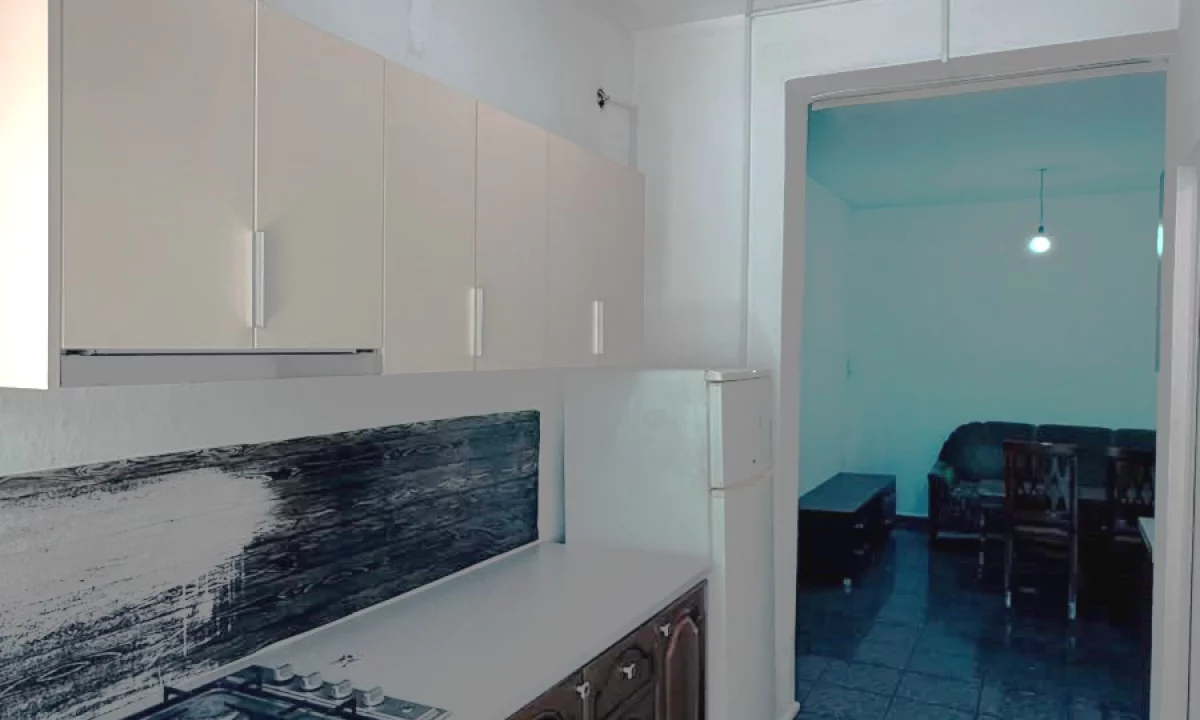 Shtepi me qera Apartament ne Tirane, 1+1, Mobilimi E mobiluar, Pagesa 400  Euro.
