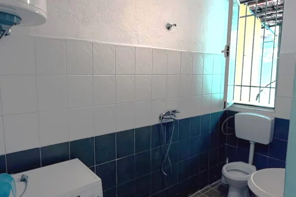 Shtepi me qera Apartament ne Tirane, 1+1, Mobilimi E mobiluar, Pagesa 400  Euro.