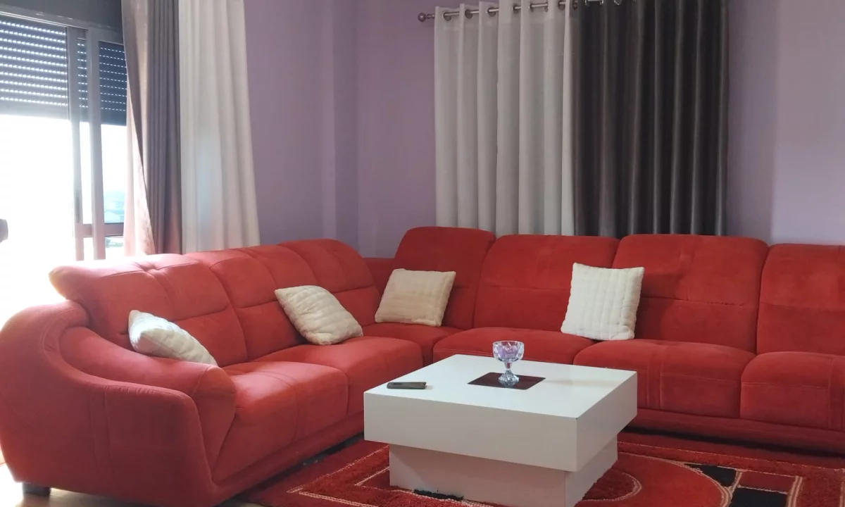 Shtepi me qera Apartament ne Tirane, 2+1, Mobilimi E mobiluar, Pagesa 500  Euro.