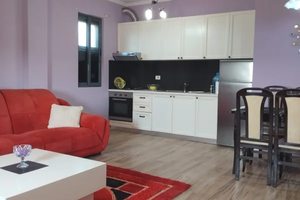 Shtepi me qera Apartament ne Tirane, 2+1, Mobilimi E mobiluar, Pagesa 500  Euro.