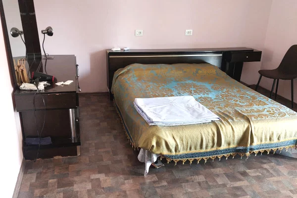 Shtepi me qera Apartament ne Tirane, 1+1, Mobilimi E mobiluar, Pagesa 500  Euro.