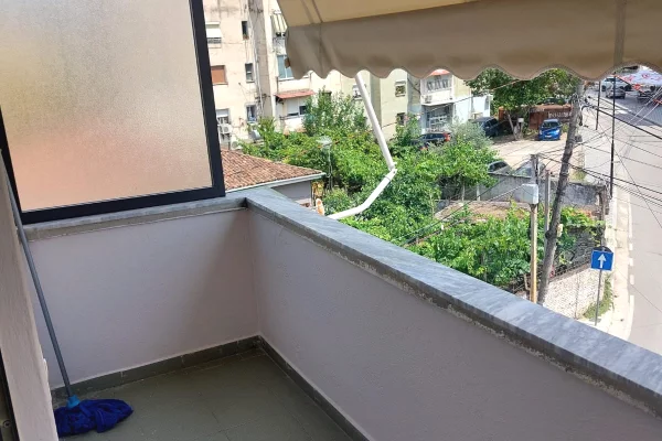 Shtepi me qera Apartament ne Tirane, 1+1, Mobilimi E mobiluar, Pagesa 500  Euro.