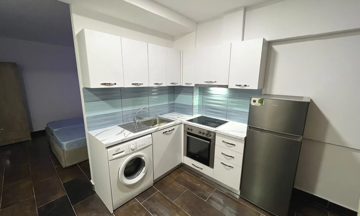 Shtepi me qera Apartament ne Tirane, Garsoniere, Mobilimi E mobiluar, Pagesa 350  Euro.