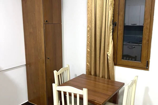 Shtepi me qera Apartament ne Tirane, Garsoniere, Mobilimi E mobiluar, Pagesa 350  Euro.