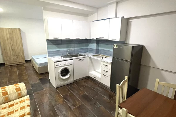 Shtepi me qera Apartament ne Tirane, Garsoniere, Mobilimi E mobiluar, Pagesa 350  Euro.