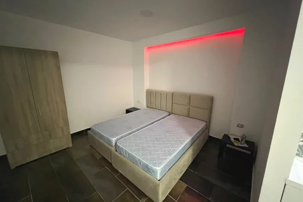 Shtepi me qera Apartament ne Tirane, Garsoniere, Mobilimi E mobiluar, Pagesa 350  Euro.