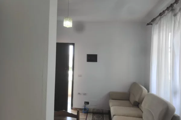 Shtepi me qera Apartament ne Tirane, 1+1, Mobilimi E mobiluar, Pagesa 280  Euro.