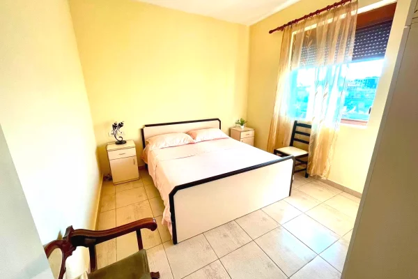 Shtepi me qera Apartament ne Tirane, 1+1, Mobilimi E mobiluar, Pagesa 500  Euro.