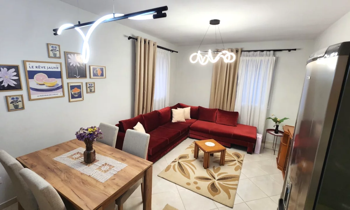 Shtepi me qera Apartament ne Tirane, 1+1, Mobilimi E mobiluar, Pagesa 550  Euro.