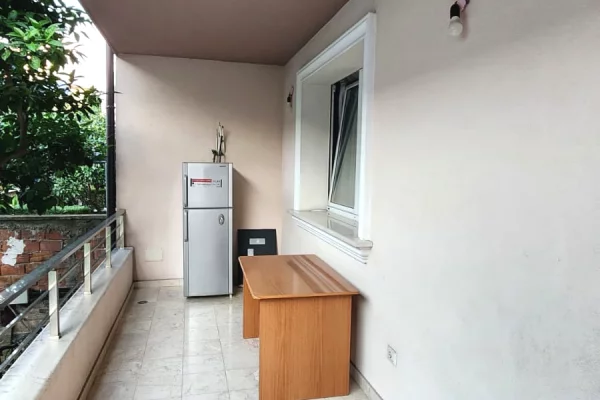 Shtepi me qera Apartament ne Tirane, 1+1, Mobilimi E mobiluar, Pagesa 550  Euro.