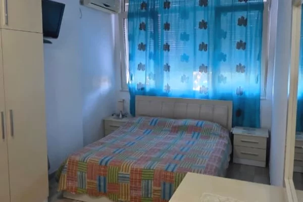 Shtepi me qera Apartament ne Tirane, 2+1, Mobilimi E mobiluar, Pagesa 450  Euro.